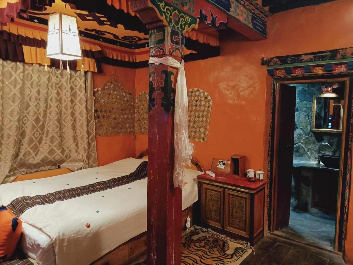 Shambhala Palace Hotel Lhasa Extérieur photo