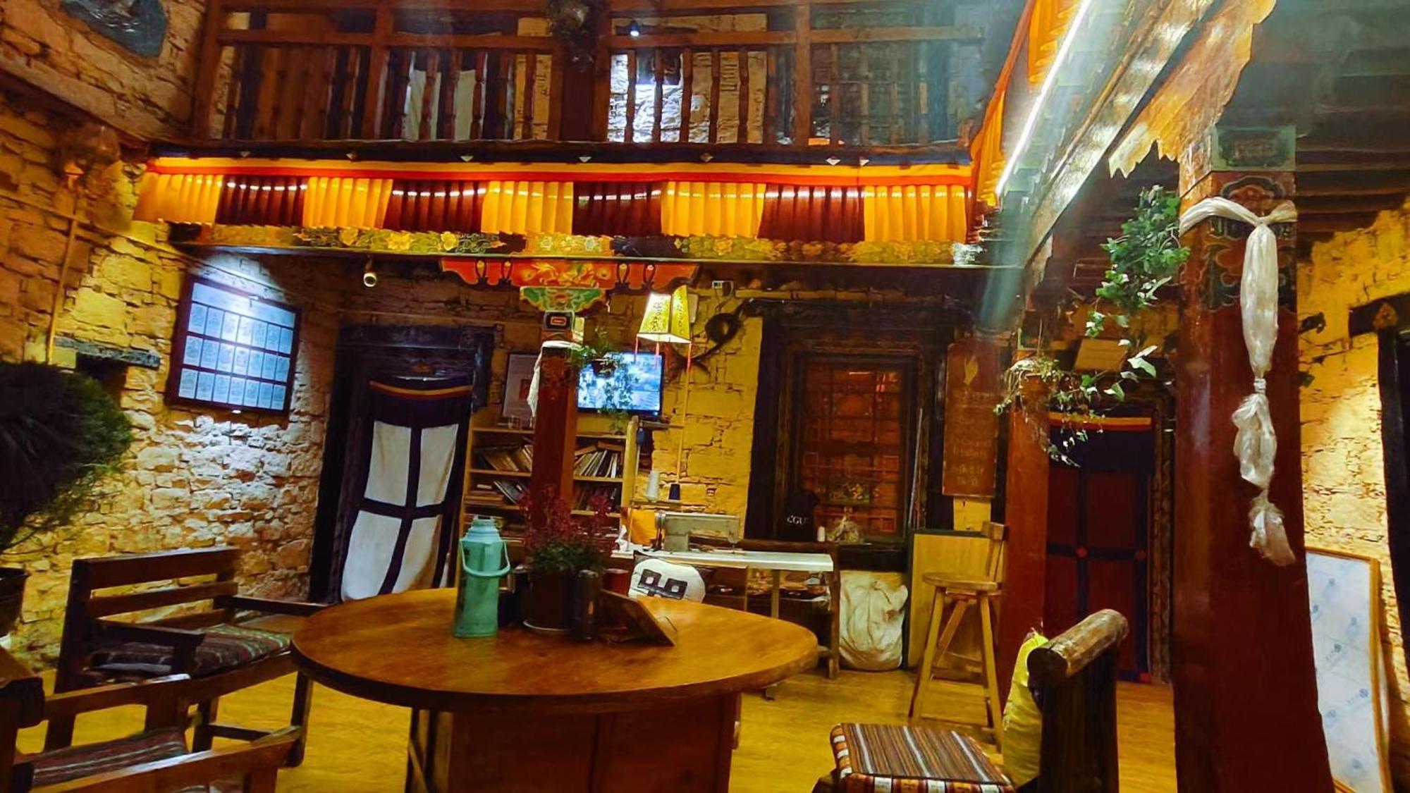 Shambhala Palace Hotel Lhasa Extérieur photo
