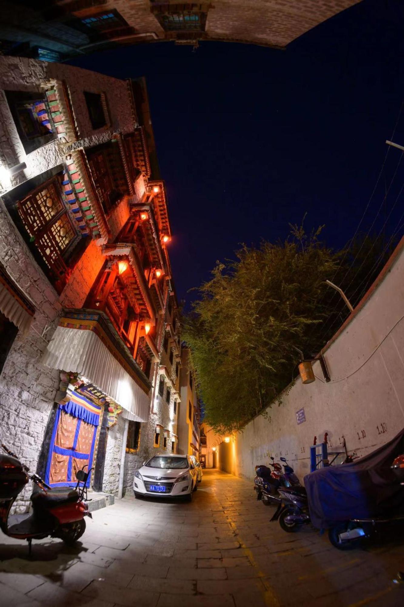 Shambhala Palace Hotel Lhasa Extérieur photo