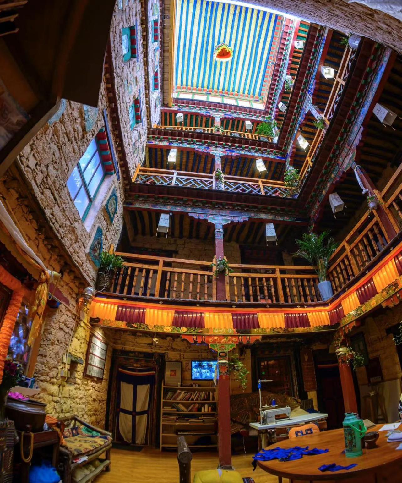 Shambhala Palace Hotel Lhasa Extérieur photo